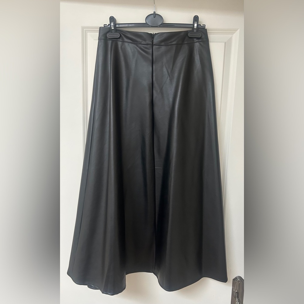 dRA Los Angeles Faux Leather Black Maxi Skirt with Waist Belt - Medium - Picture 5 of 7